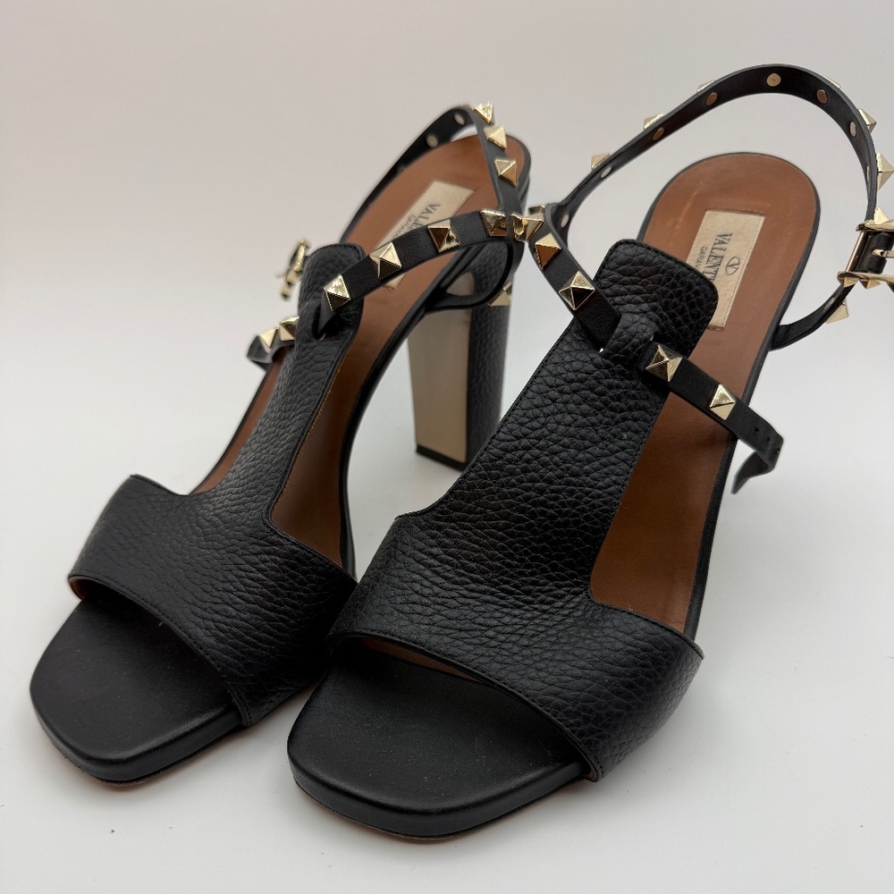 VALENTINO ROCKSTUD CHUNKY HEEL SANDALS SIZE 41